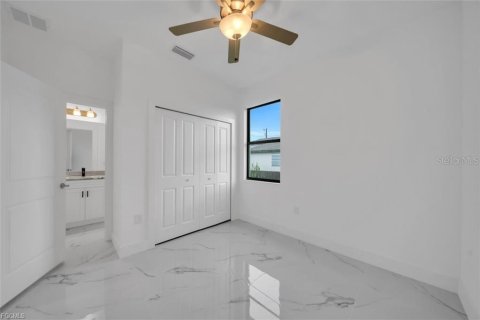 House in Lehigh Acres, Florida 3 bedrooms, 159.23 sq.m. № 1843577 - photo 21