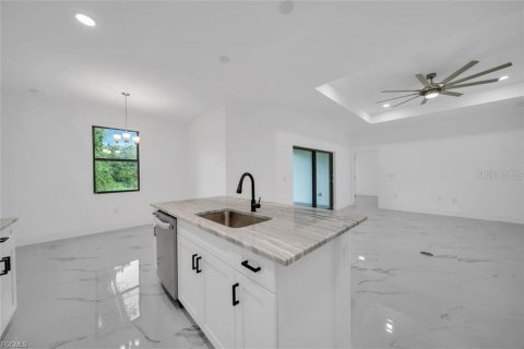 House in Lehigh Acres, Florida 3 bedrooms, 159.23 sq.m. № 1843577 - photo 17