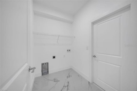 House in Lehigh Acres, Florida 3 bedrooms, 159.23 sq.m. № 1843577 - photo 30