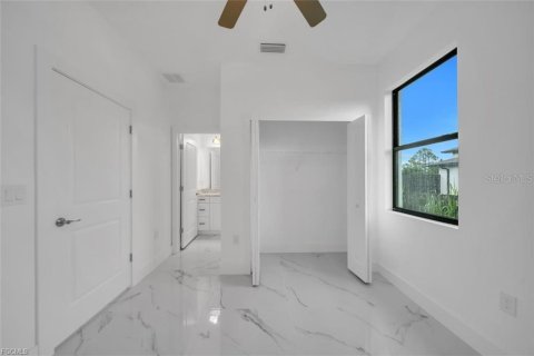 House in Lehigh Acres, Florida 3 bedrooms, 159.23 sq.m. № 1843577 - photo 23