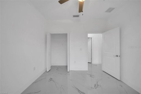 House in Lehigh Acres, Florida 3 bedrooms, 159.23 sq.m. № 1843577 - photo 7