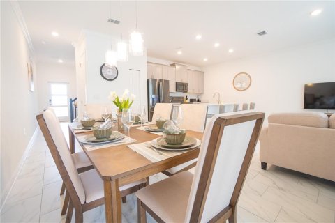 Townhouse in Davenport, Florida 4 bedrooms, 177.81 sq.m. № 1913329 - photo 30