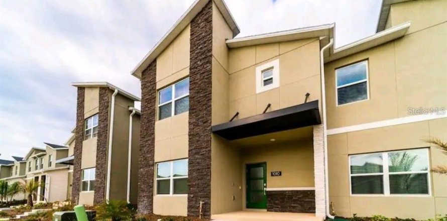 Townhouse in Davenport, Florida 4 bedrooms, 177.81 sq.m. № 1913329