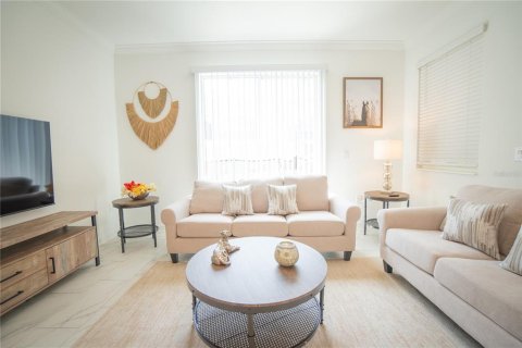 Townhouse in Davenport, Florida 4 bedrooms, 177.81 sq.m. № 1913329 - photo 12