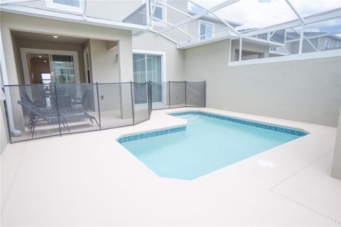 Townhouse in Davenport, Florida 4 bedrooms, 177.81 sq.m. № 1913329 - photo 16