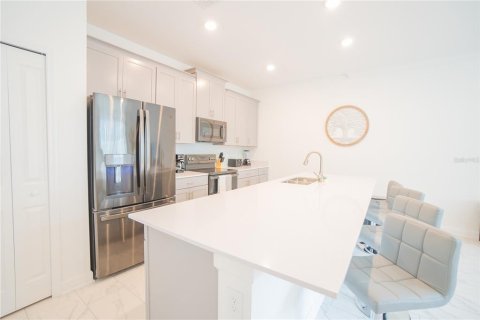 Townhouse in Davenport, Florida 4 bedrooms, 177.81 sq.m. № 1913329 - photo 15