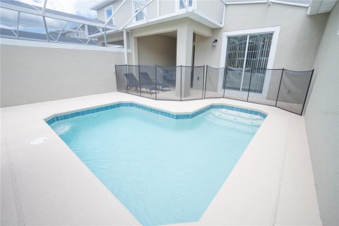 Townhouse in Davenport, Florida 4 bedrooms, 177.81 sq.m. № 1913329 - photo 17
