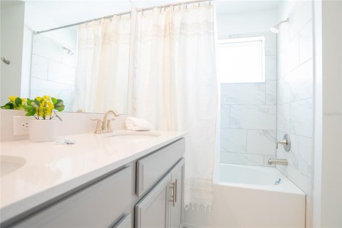 Townhouse in Davenport, Florida 4 bedrooms, 177.81 sq.m. № 1913329 - photo 26