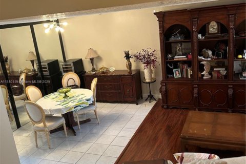 Adosado en venta en Miami-Dade, Florida, 3 dormitorios, 168.99 m2 № 1753121 - foto 5