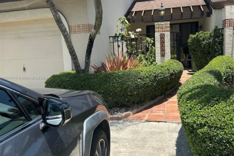 Adosado en venta en Miami-Dade, Florida, 3 dormitorios, 168.99 m2 № 1753121 - foto 2
