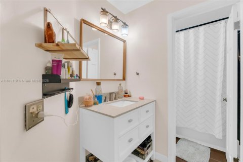 Adosado en venta en Miami-Dade, Florida, 3 dormitorios, 168.99 m2 № 1753121 - foto 28