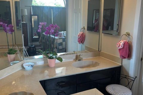 Adosado en venta en Miami-Dade, Florida, 3 dormitorios, 168.99 m2 № 1753121 - foto 13