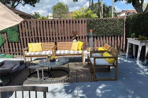 Adosado en venta en Miami-Dade, Florida, 3 dormitorios, 168.99 m2 № 1753121 - foto 19