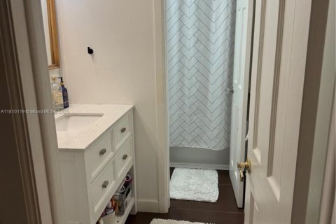Adosado en venta en Miami-Dade, Florida, 3 dormitorios, 168.99 m2 № 1753121 - foto 16