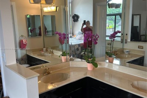 Adosado en venta en Miami-Dade, Florida, 3 dormitorios, 168.99 m2 № 1753121 - foto 11