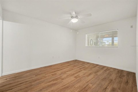 Condo in Seminole, Florida, 2 bedrooms  № 2399093 - photo 19