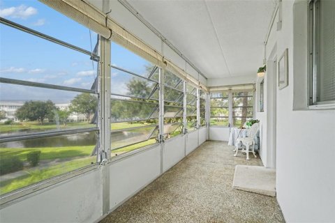 Condo in Seminole, Florida, 2 bedrooms  № 2399093 - photo 29