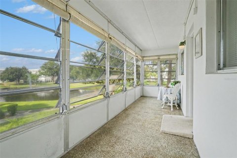 Condo in Seminole, Florida, 2 bedrooms  № 2399093 - photo 28
