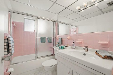 Condo in Seminole, Florida, 2 bedrooms  № 2399093 - photo 26