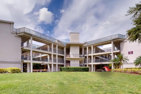 Condo in Dunedin, Florida, 2 bedrooms  № 2416964 - photo 17