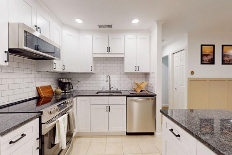 Condo in Dunedin, Florida, 2 bedrooms  № 2416964 - photo 4