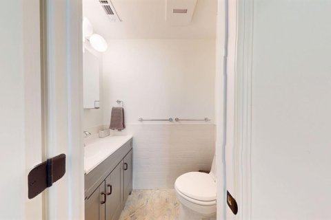 Condo in Dunedin, Florida, 2 bedrooms  № 2416964 - photo 14