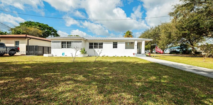 Дом в Майами-Спрингс, Флорида 3 спальни, 154.5м2 № 2031979