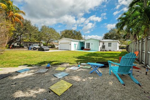 Купить виллу или дом в Майами-Спрингс, Флорида 3 спальни, 154.5м2, № 2031979 - фото 26