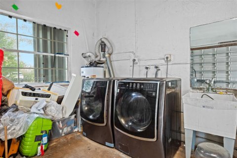 Купить виллу или дом в Майами-Спрингс, Флорида 3 спальни, 154.5м2, № 2031979 - фото 24