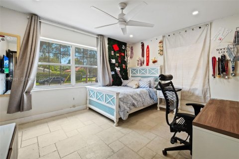 Купить виллу или дом в Майами-Спрингс, Флорида 3 спальни, 154.5м2, № 2031979 - фото 19