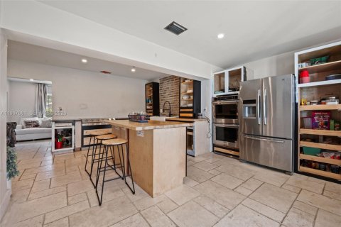 Купить виллу или дом в Майами-Спрингс, Флорида 3 спальни, 154.5м2, № 2031979 - фото 13