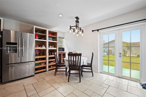 Купить виллу или дом в Майами-Спрингс, Флорида 3 спальни, 154.5м2, № 2031979 - фото 12