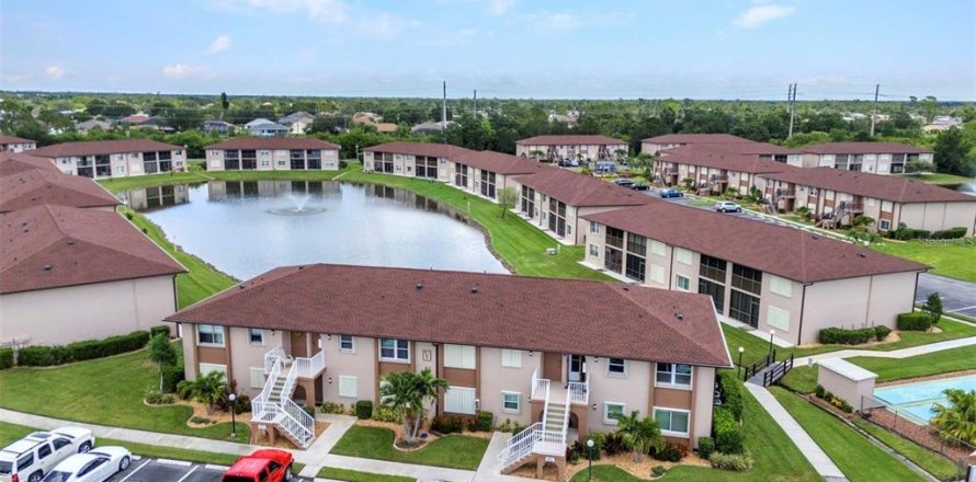 Condo in Punta Gorda, Florida, 2 bedrooms № 1884358