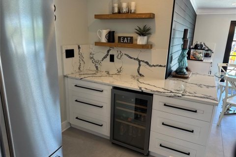 House in Apollo Beach, Florida 3 bedrooms, 184.78 sq.m. № 1657705 - photo 12