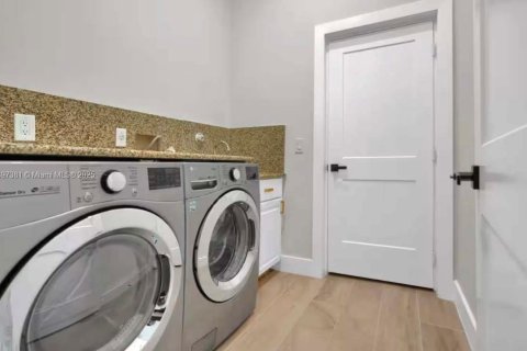 Снять в аренду виллу или дом в Бойнтон-Бич, Флорида 5 спален, 278.61м2, № 2088783 - фото 13