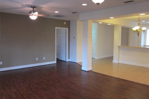 Condo in Gainesville, Florida, 2 bedrooms № 2234471 - photo 24