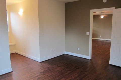 Condo in Gainesville, Florida, 2 bedrooms № 2234471 - photo 27