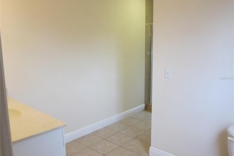 Condo in Gainesville, Florida, 2 bedrooms № 2234471 - photo 28