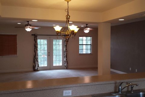 Condo in Gainesville, Florida, 2 bedrooms № 2234471 - photo 8