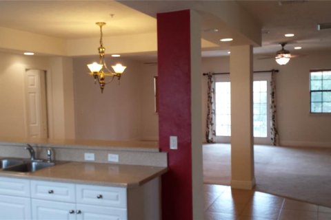Condo in Gainesville, Florida, 2 bedrooms № 2234471 - photo 6