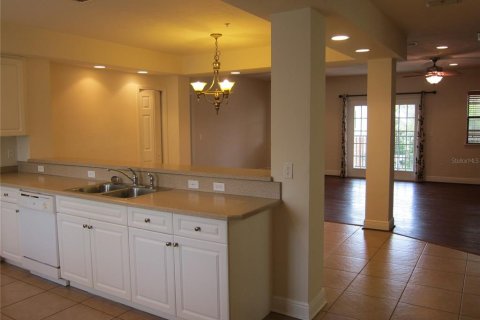 Condo in Gainesville, Florida, 2 bedrooms № 2234471 - photo 21