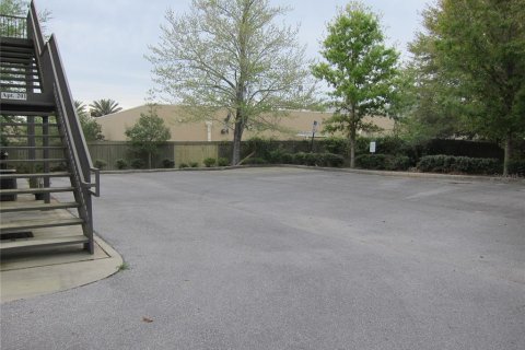 Condo in Gainesville, Florida, 2 bedrooms № 2234471 - photo 18