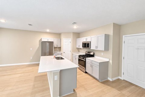 Villa ou maison à louer à Apollo Beach, Floride: 4 chambres, 189.43 m2 № 2386193 - photo 6