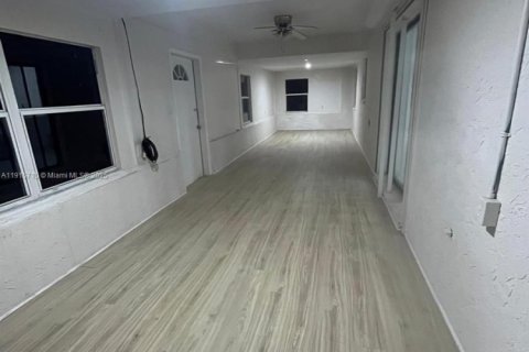 Casa en alquiler en Port Charlotte, Florida, 3 dormitorios № 1971800 - foto 6