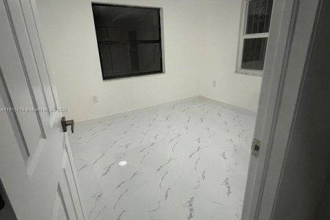 Casa en alquiler en Port Charlotte, Florida, 3 dormitorios № 1971800 - foto 15