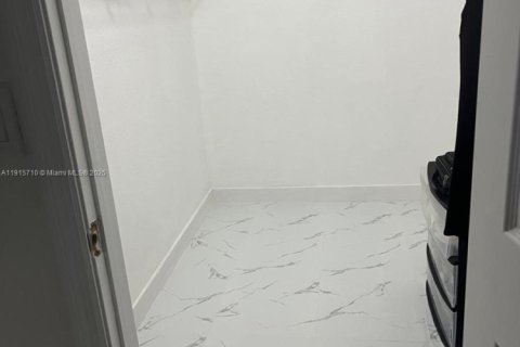 Casa en alquiler en Port Charlotte, Florida, 3 dormitorios № 1971800 - foto 7