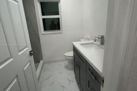 Casa en alquiler en Port Charlotte, Florida, 3 dormitorios № 1971800 - foto 16