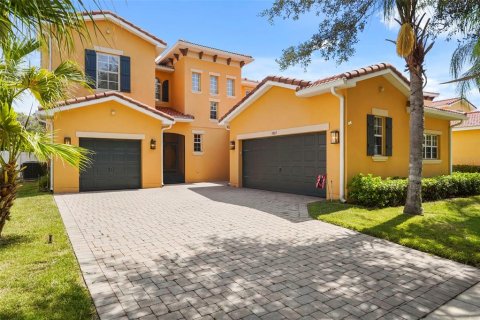 Villa ou maison à vendre à Kissimmee, Floride: 4 chambres, 255.85 m2 № 2258426 - photo 2