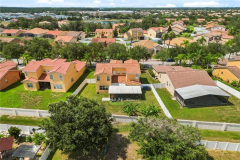 Villa ou maison à vendre à Kissimmee, Floride: 4 chambres, 255.85 m2 № 2258426 - photo 9