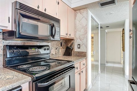 Copropriété à vendre à Daytona Beach, Floride: 2 chambres, 95.5 m2 № 1884527 - photo 8